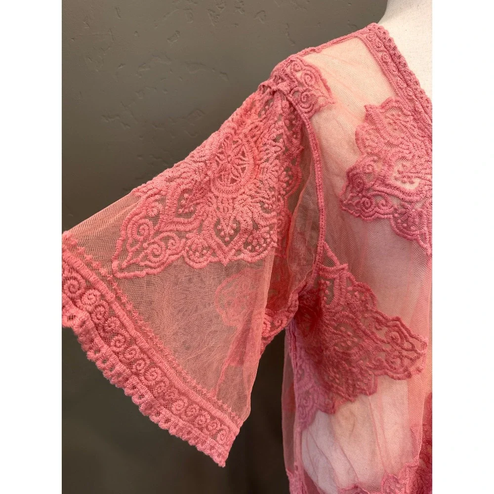 Pink Crochet Lace Overlay Kimono Cardigan Cover Up S M Romantic NWT Elegant Boho
